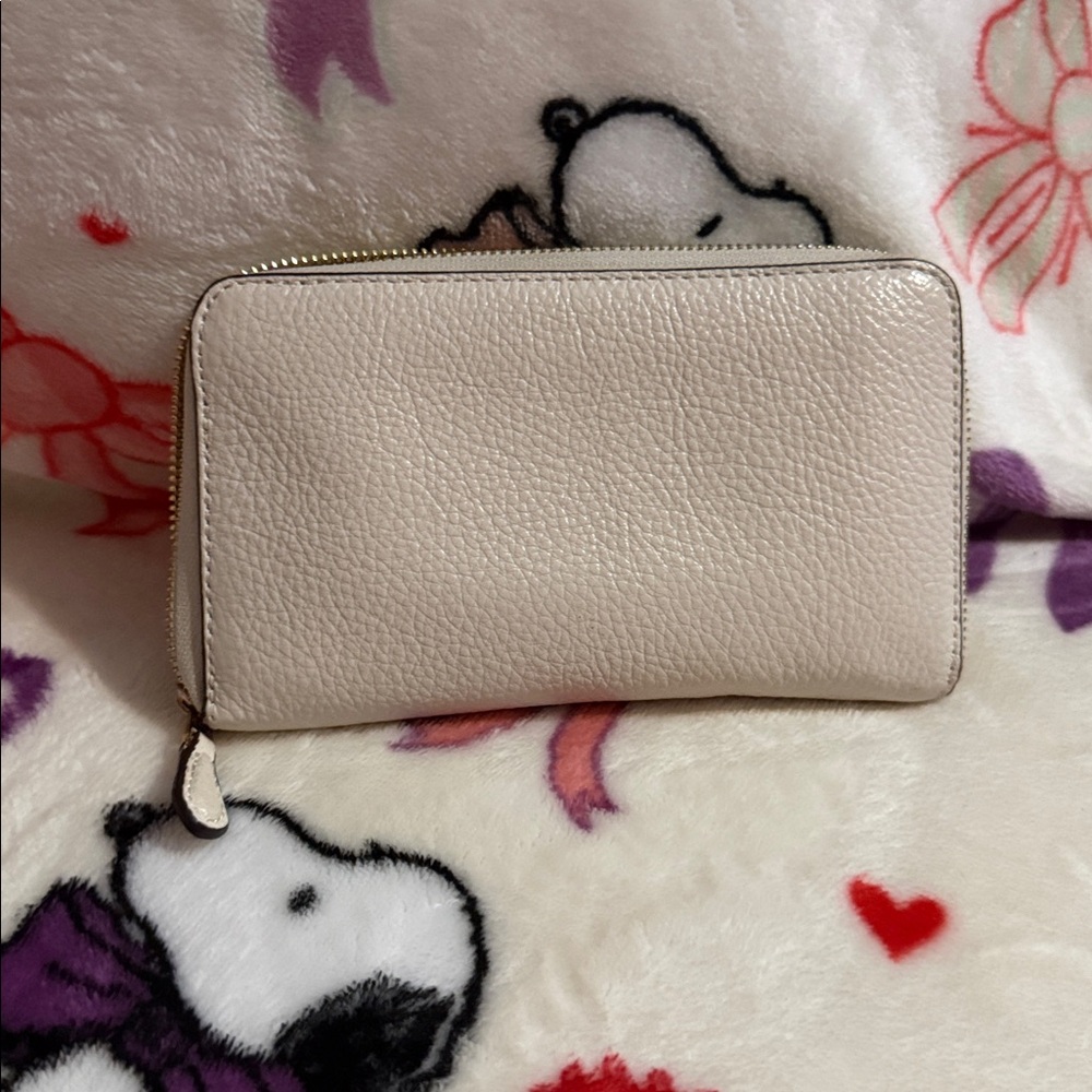 Coach Zip Around Wallet in Chalk (off-white) pebbled leather EUC - Picture 2 of 16